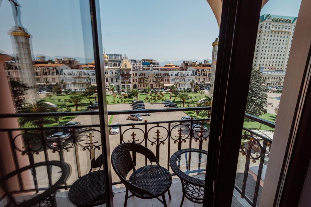 Golden Palace Batumi Hotel & Casino Exterior photo